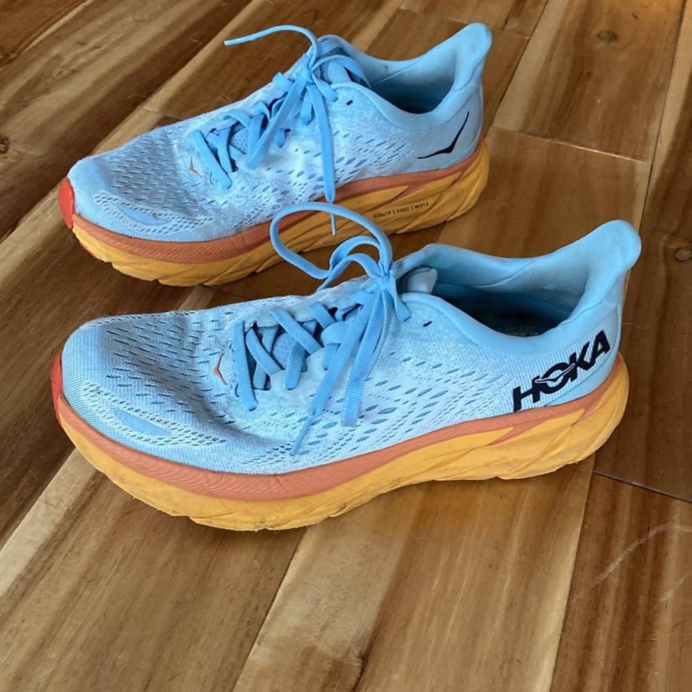 Hokas